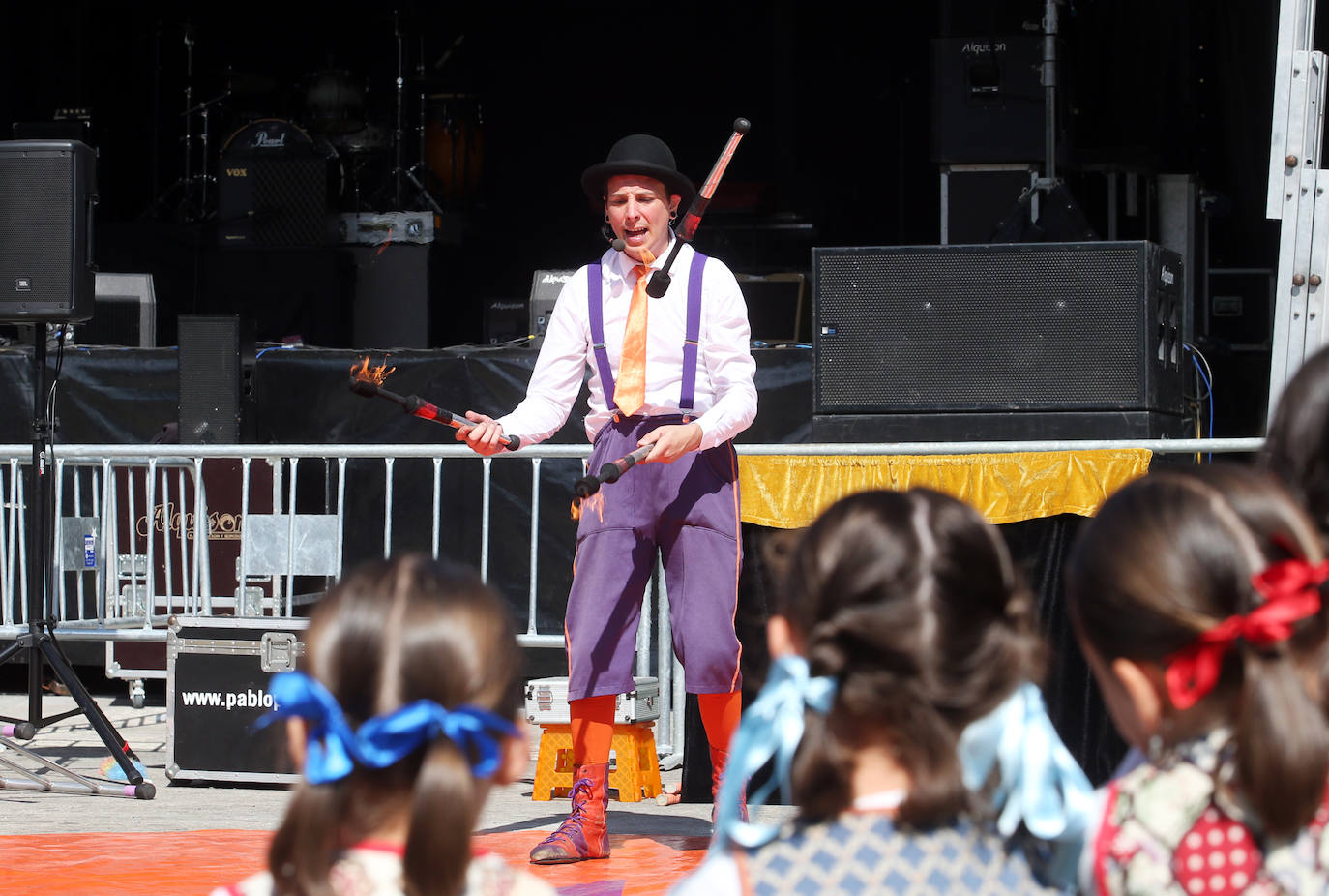 Oviedo disfrutó de una jornada soleada para cumplir con la tradición.
