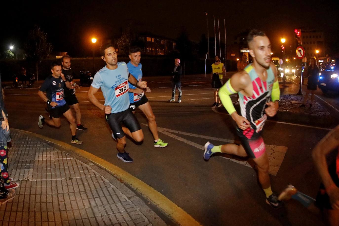 Fotos: Fotos. ¿Estuviste en la EdP Carrera Nocturna Gijón 10K? ¡Búscate! (2)