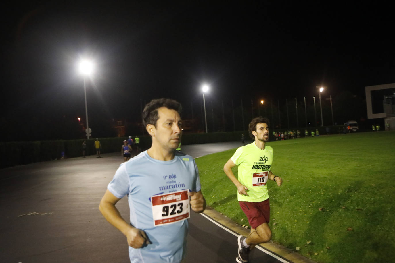 Fotos: Fotos. ¿Estuviste en la EdP Carrera Nocturna Gijón 10K? ¡Búscate! (2)