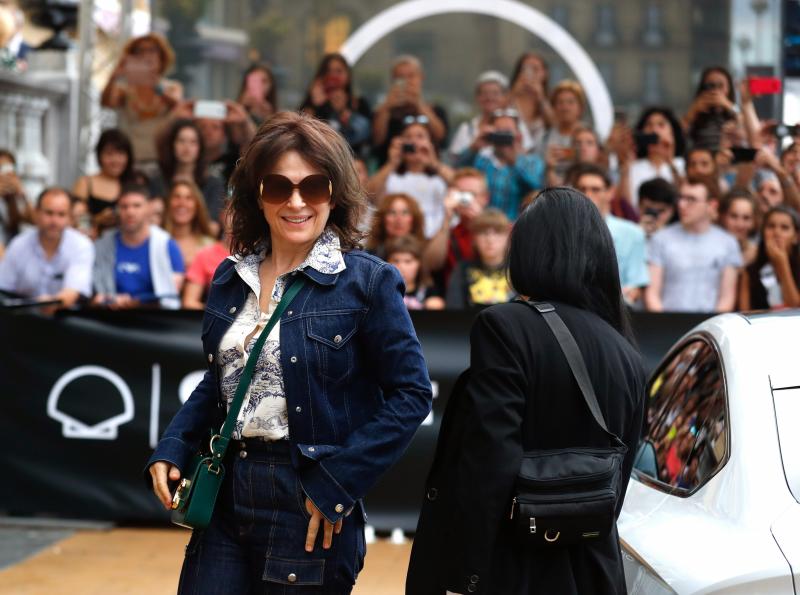 San Sebastián es este fin de semana la referencia mundial del cine, cuyos profesionales han reconocido la trayectoria del director Costa Gavras, galardonado con el Premio Donostia. El cineasta ha compartido la atención de los focos y los fans con las actrices francesas Juliette Binoche y Eva Green, y los protagonistas nacionales: Alejandro Amenábar, Karra Elejande, Belén Cuesta y Antonio de la Torre.