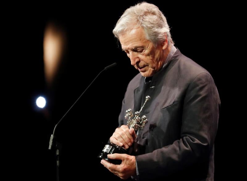 San Sebastián es este fin de semana la referencia mundial del cine, cuyos profesionales han reconocido la trayectoria del director Costa Gavras, galardonado con el Premio Donostia. El cineasta ha compartido la atención de los focos y los fans con las actrices francesas Juliette Binoche y Eva Green, y los protagonistas nacionales: Alejandro Amenábar, Karra Elejande, Belén Cuesta y Antonio de la Torre.