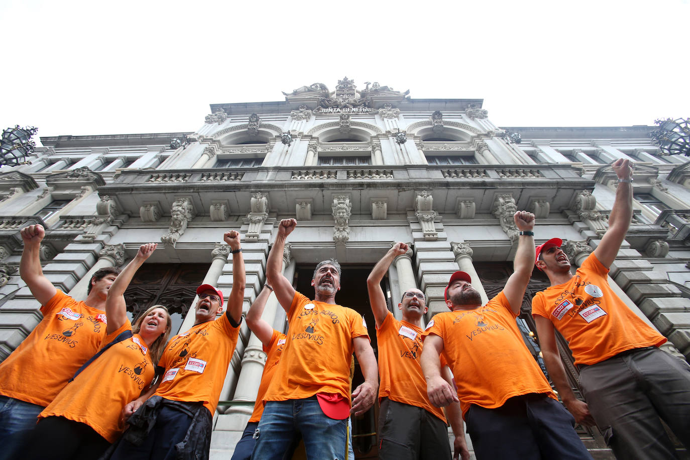 Los empleados de la empresa situada en Riaño exigen la retirada del ERE. 