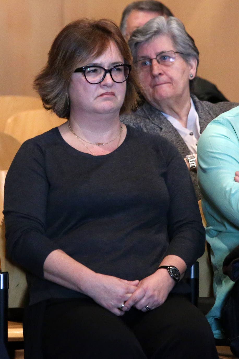 Marta Renedo y María Jesús Otero en el banquillo de la Audiencia Provincial. 