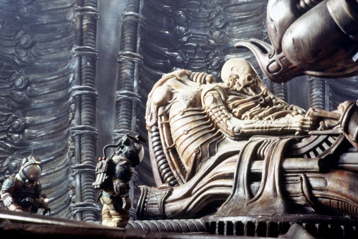 Dirigida por Ridley Scott y estrenada en 1979, Alien, el octavo pasajero se ha convertido, 40 años después en un clásico del cine de terror. La Biblioteca del Congreso de Estados Unidos la incluyó en el Registro Nacional de Cine en 2002 para su preservación histórica y el American Film Institute la eligió como la séptima mejor película en el género de la ciencia ficción.