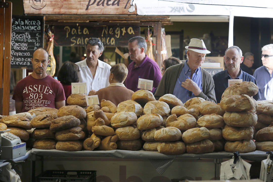 El recinto ferial Luis Adaro de Gijón se ha convertido en el mejor escaparate para los productos del campo asturiano. La agricultura y la ganadería, de ayer y de hoy, están representadas en un certamen atractivo para pequeños y mayores.