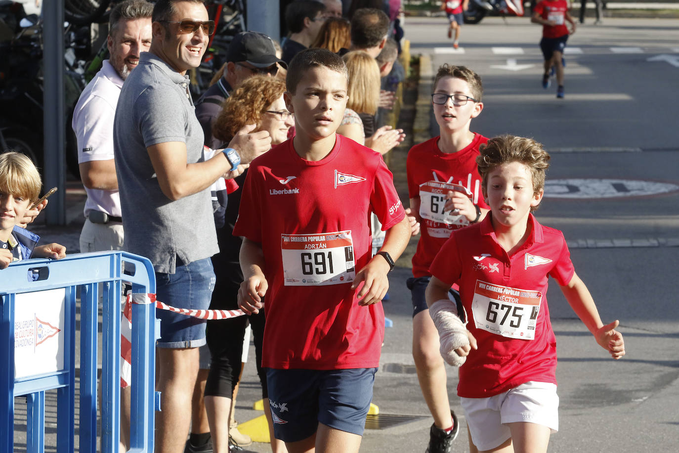 Más de 700 corredores participaron en la carrera que volvió a unir a las dos entidades