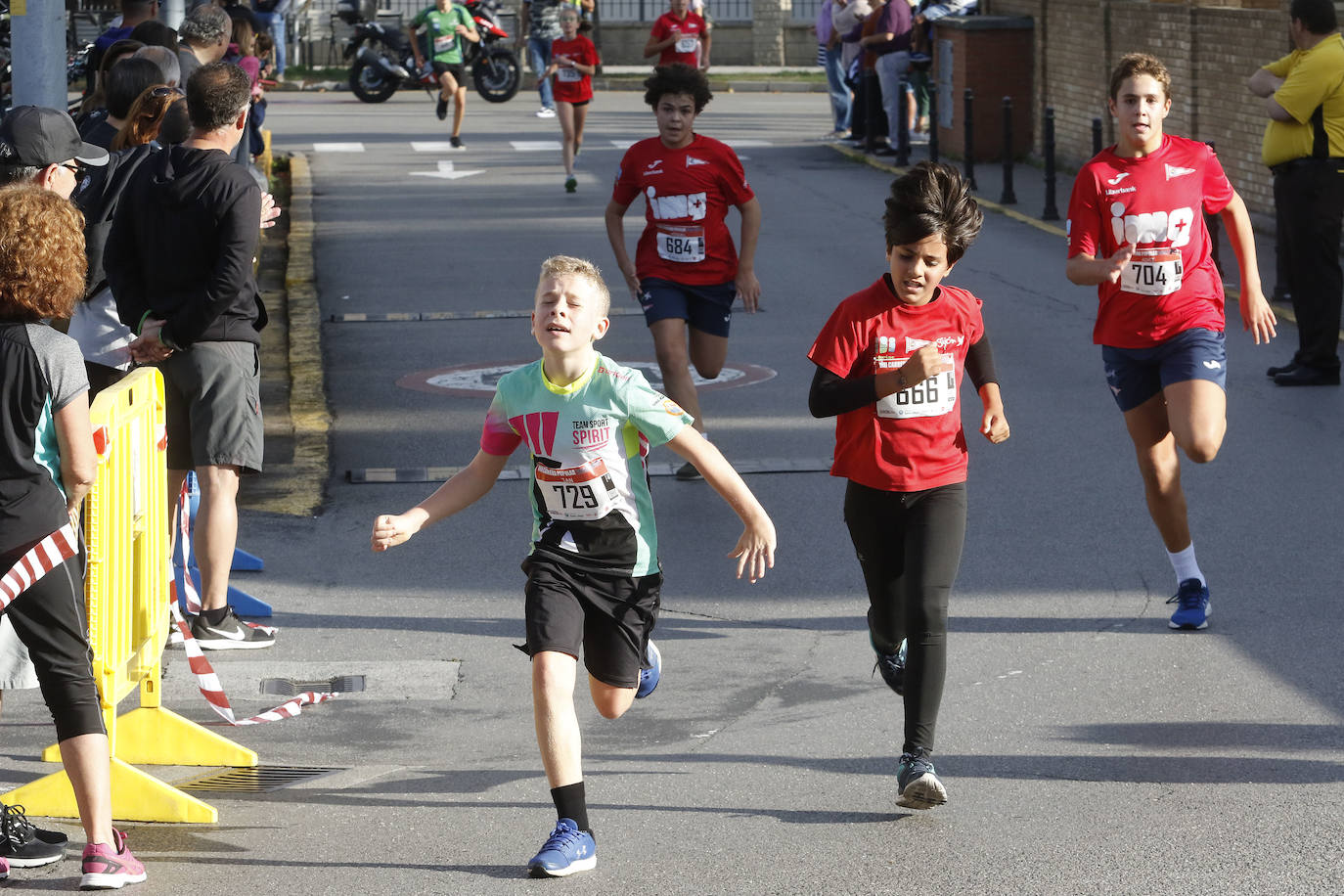 Más de 700 corredores participaron en la carrera que volvió a unir a las dos entidades