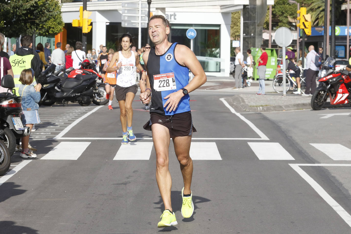 Más de 700 corredores participaron en la carrera que volvió a unir a las dos entidades