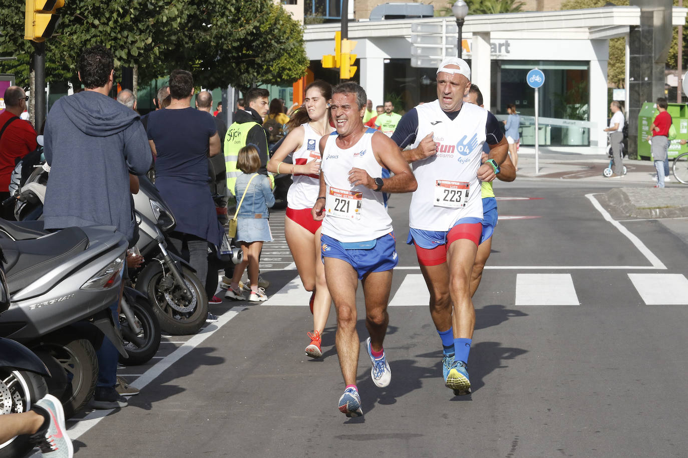 Más de 700 corredores participaron en la carrera que volvió a unir a las dos entidades