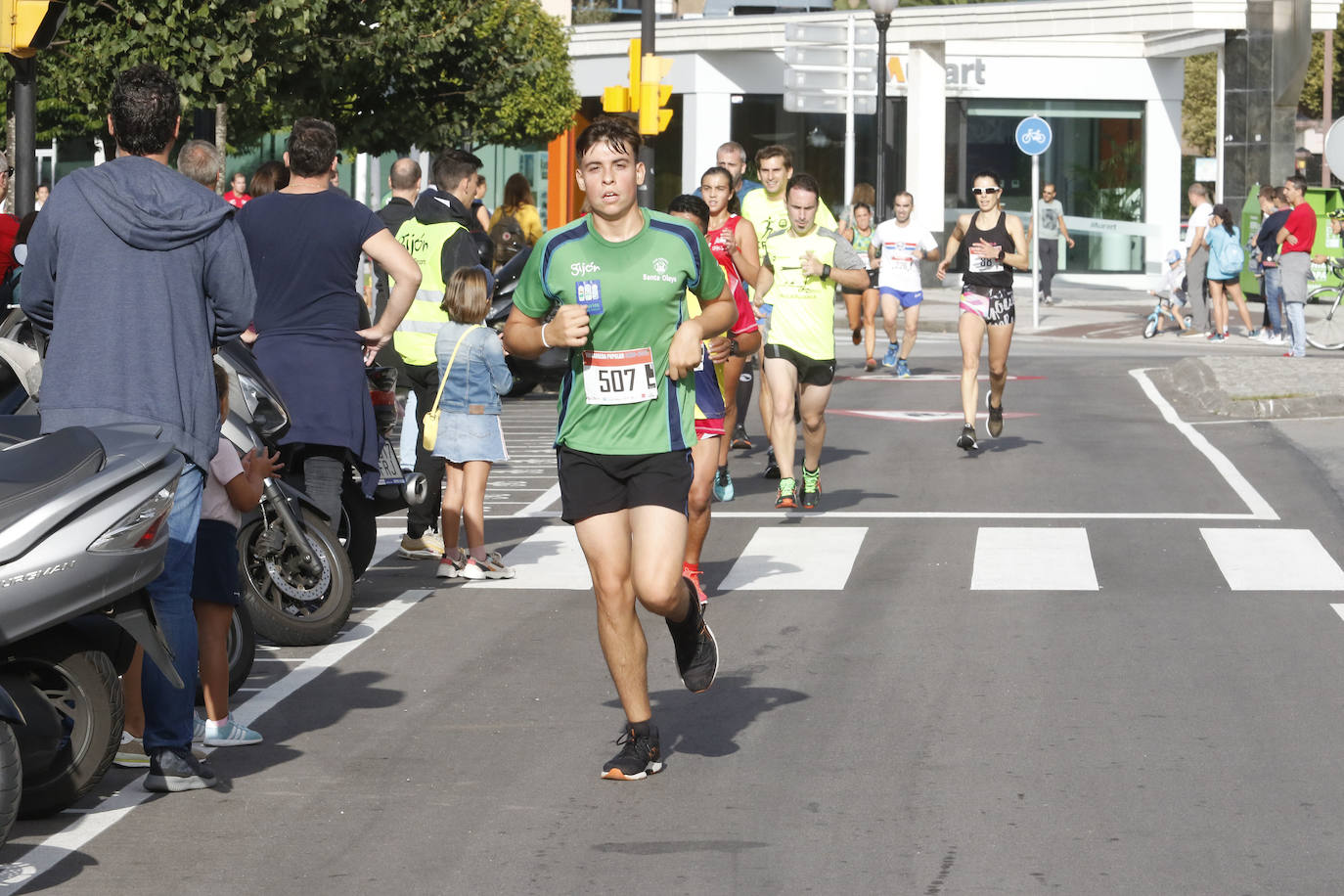 Más de 700 corredores participaron en la carrera que volvió a unir a las dos entidades