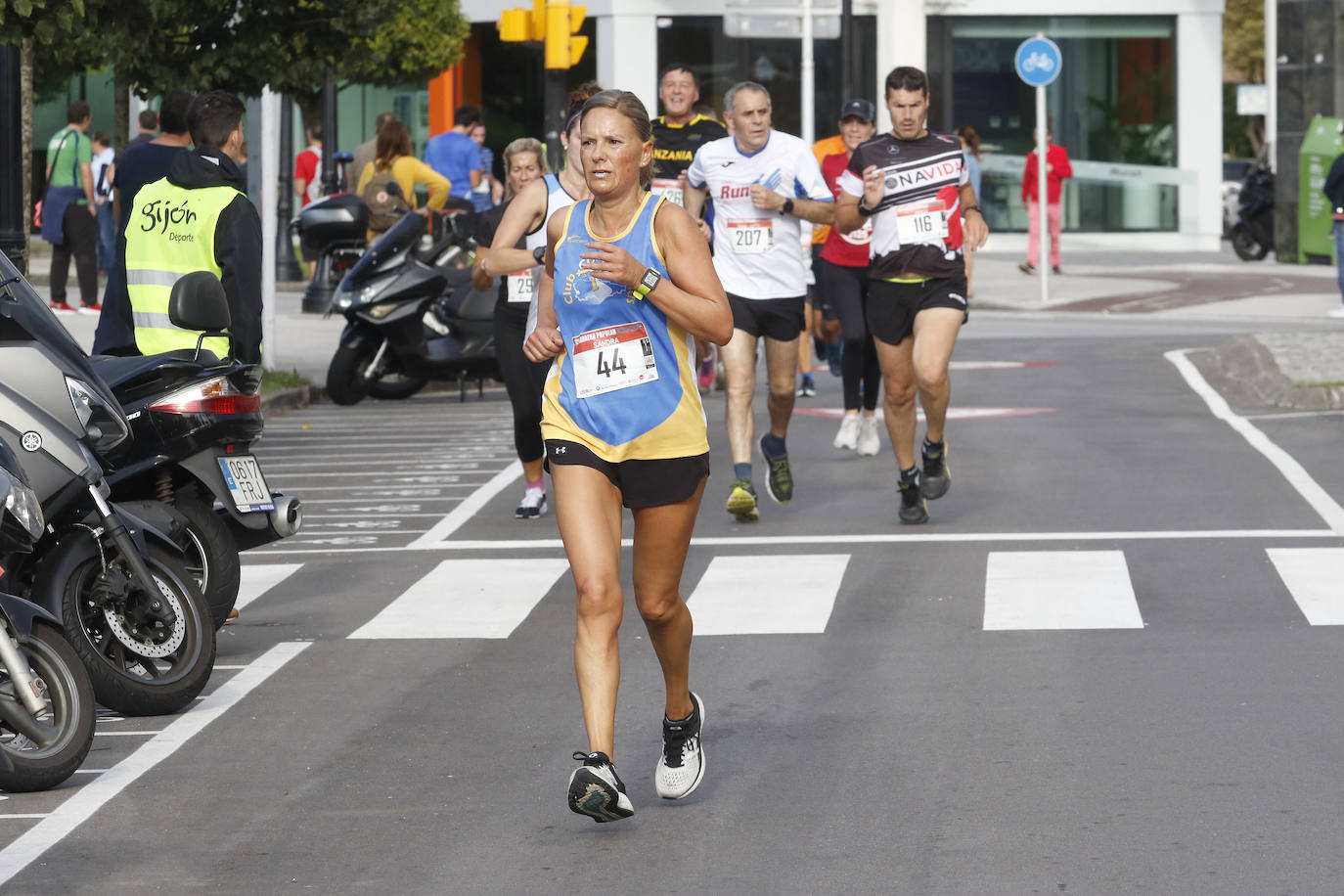 Más de 700 corredores participaron en la carrera que volvió a unir a las dos entidades