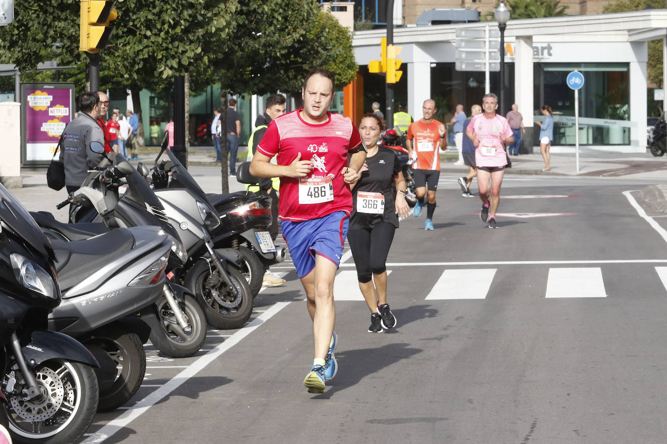 Más de 700 corredores participaron en la carrera que volvió a unir a las dos entidades