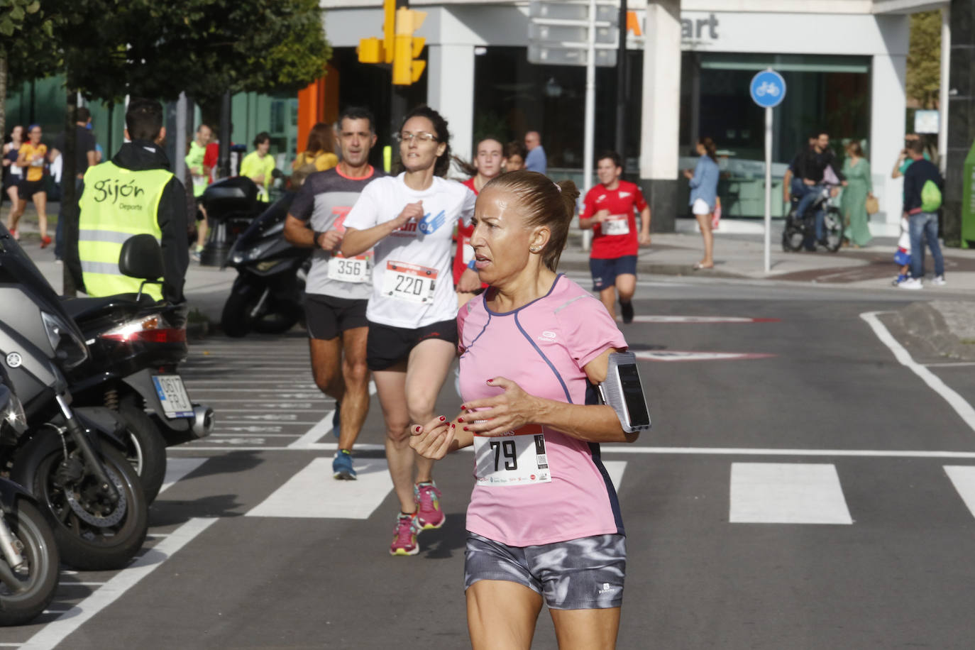 Más de 700 corredores participaron en la carrera que volvió a unir a las dos entidades