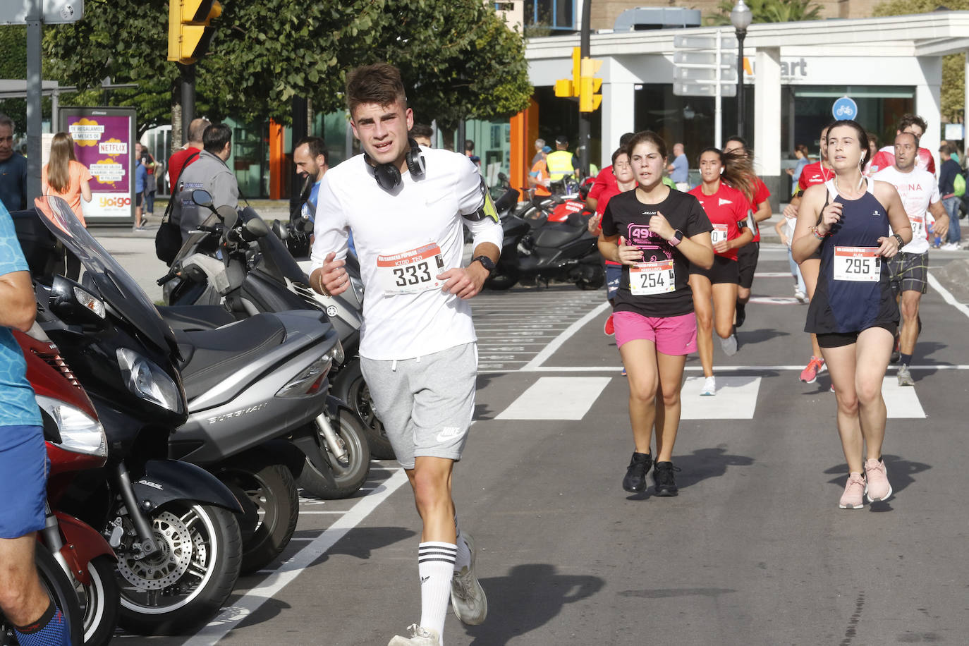 Más de 700 corredores participaron en la carrera que volvió a unir a las dos entidades