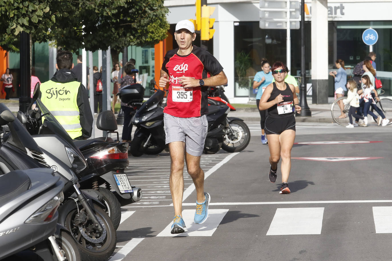 Más de 700 corredores participaron en la carrera que volvió a unir a las dos entidades