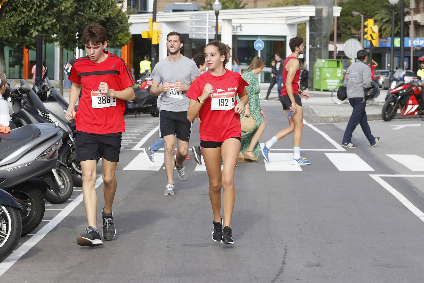 Más de 700 corredores participaron en la carrera que volvió a unir a las dos entidades