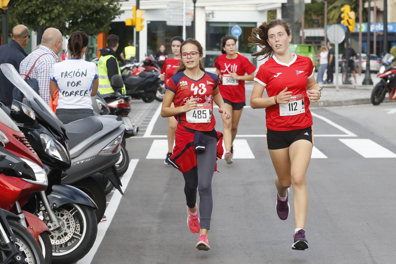 Más de 700 corredores participaron en la carrera que volvió a unir a las dos entidades