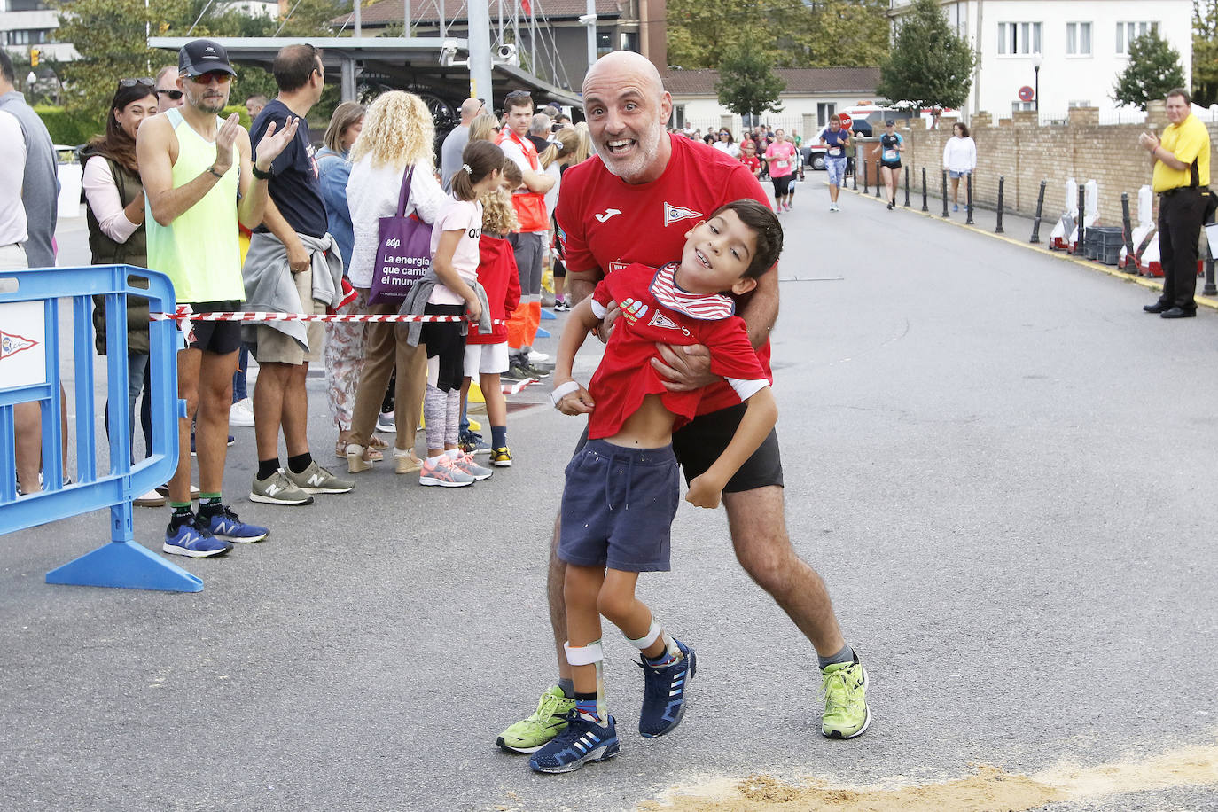 Más de 700 corredores participaron en la carrera que volvió a unir a las dos entidades