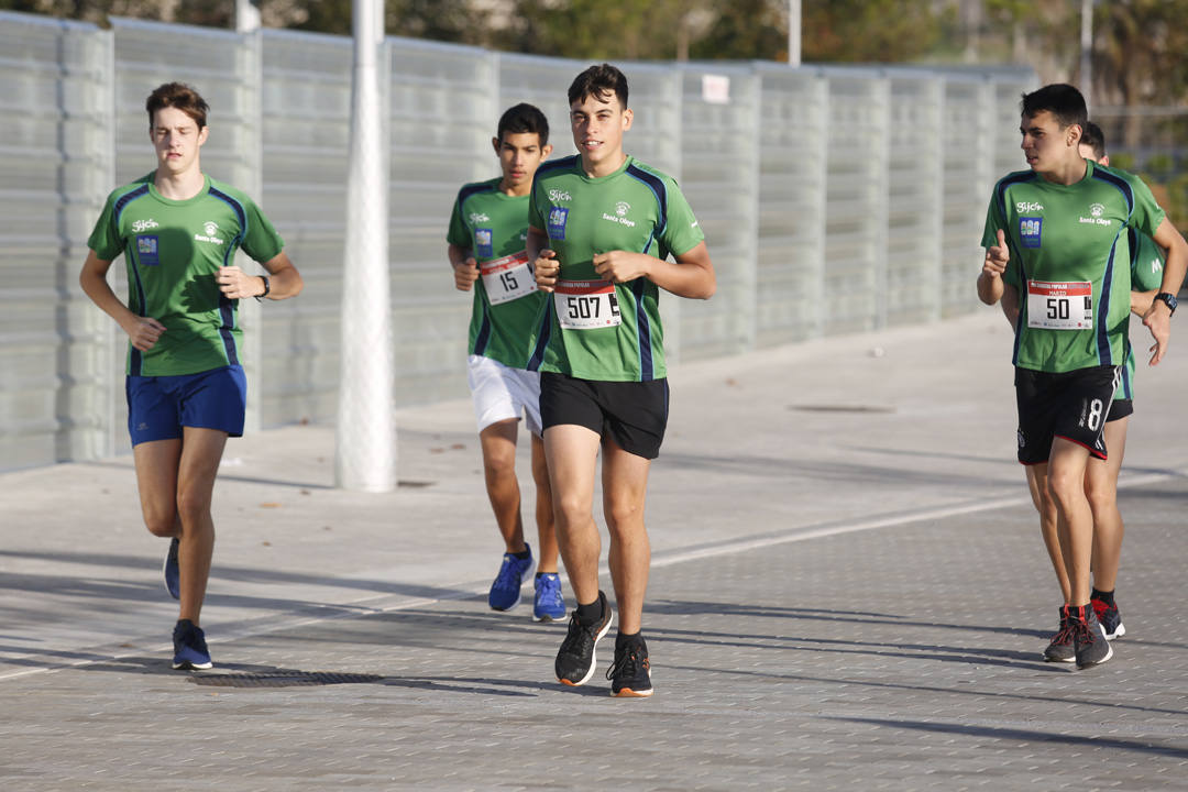 Más de 700 corredores participaron en la carrera que volvió a unir a las dos entidades