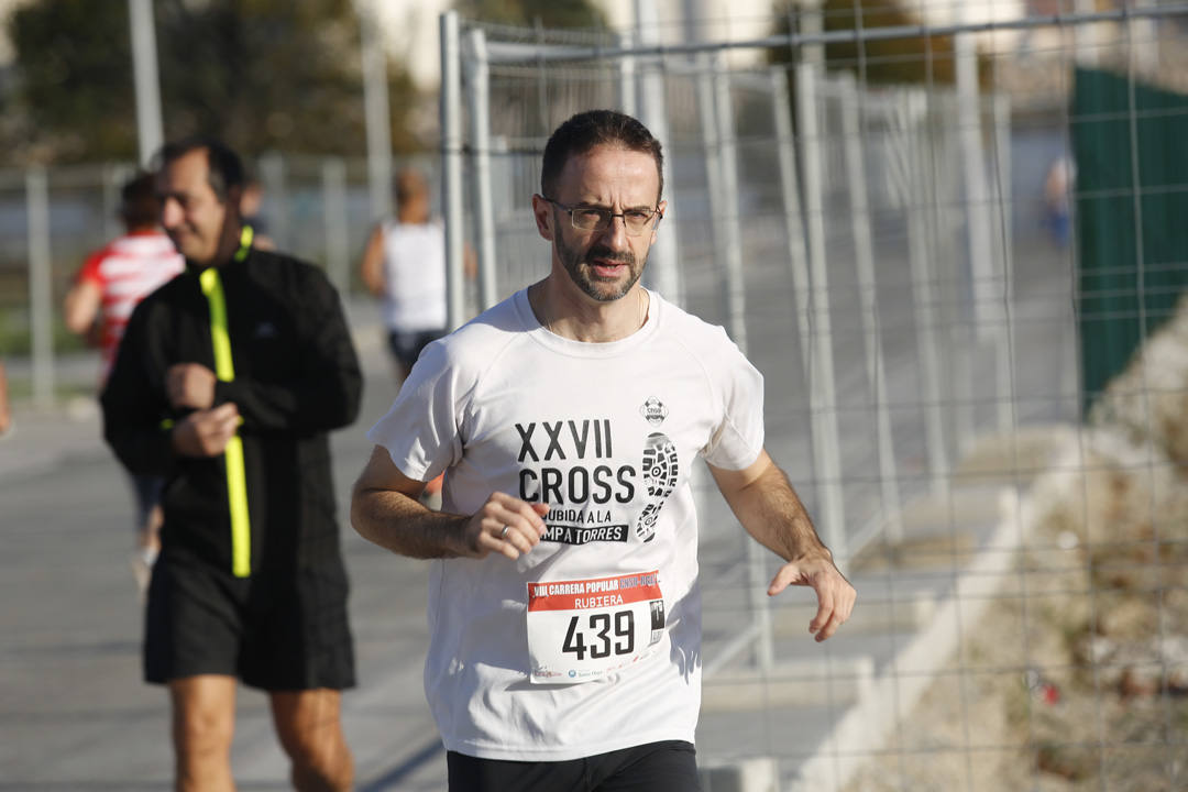 Más de 700 corredores participaron en la carrera que volvió a unir a las dos entidades