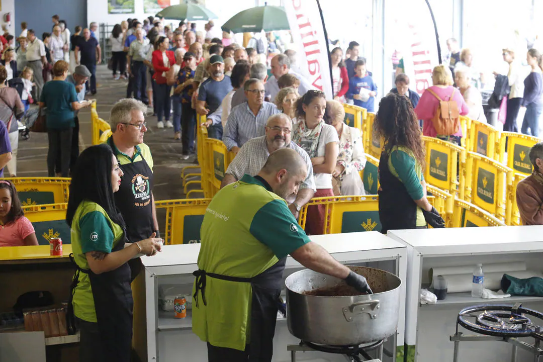 Deportes y juegos tradicionales, concurso de ganado, degustación de sidra y otros productos autóctonos han puesto el broche a la edición de este año de la feria del campo asturiano, Agropec.