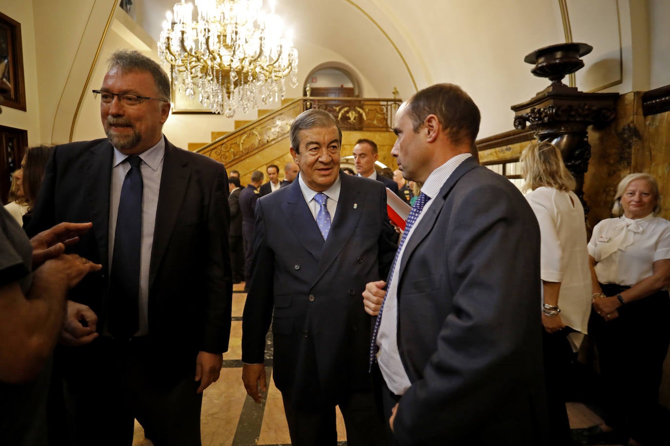 José Luis Jorcano, el Telecable Hockey, el Helimer Cantábrico, Ence, el Museo de Bellas Artes y la DOP Sidra de Asturias recibieron el aplauso del Jovellanos al recibir los Premios de EL COMERCIO 2019.
