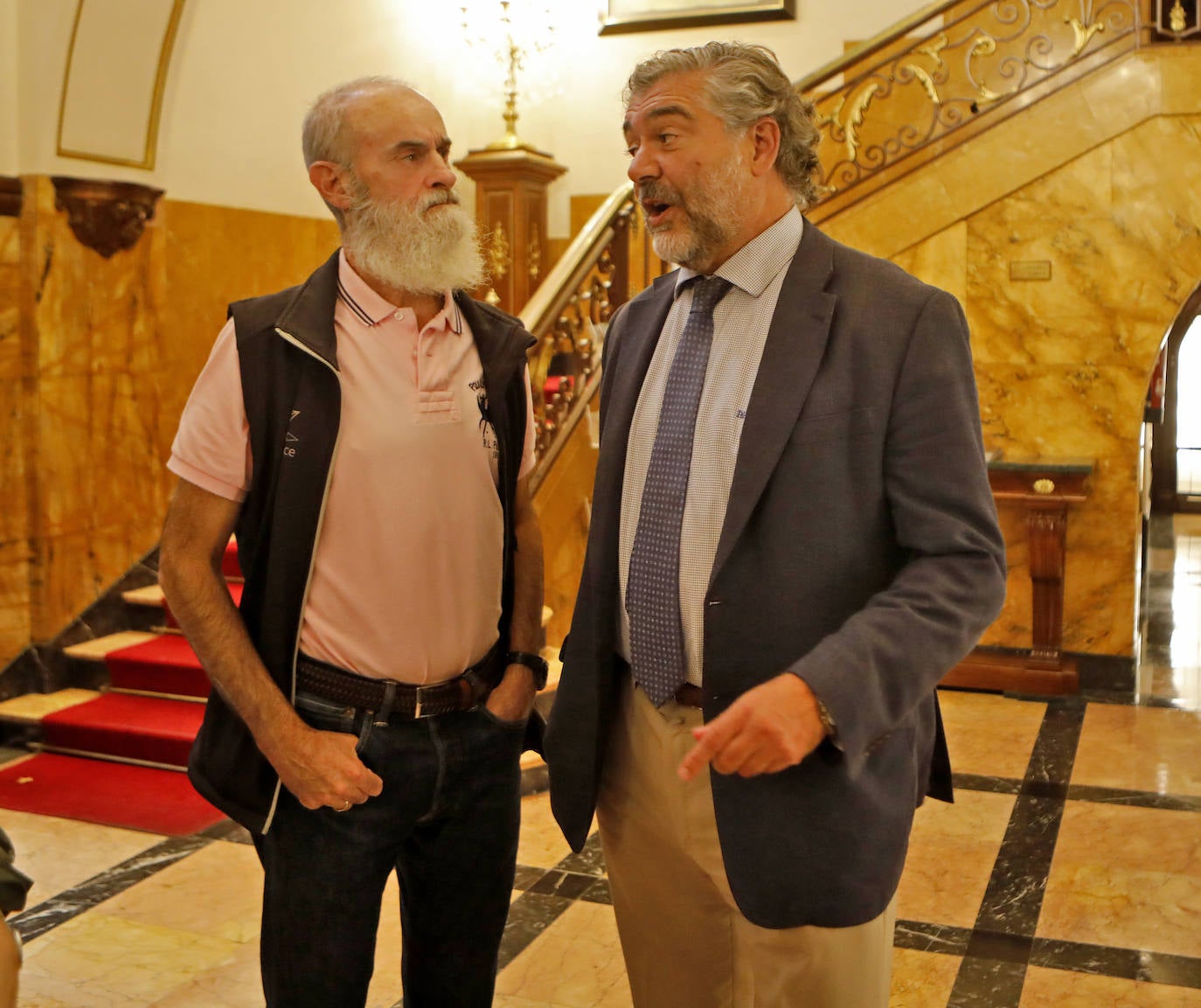 José Luis Jorcano, el Telecable Hockey, el Helimer Cantábrico, Ence, el Museo de Bellas Artes y la DOP Sidra de Asturias recibieron el aplauso del Jovellanos al recibir los Premios de EL COMERCIO 2019.