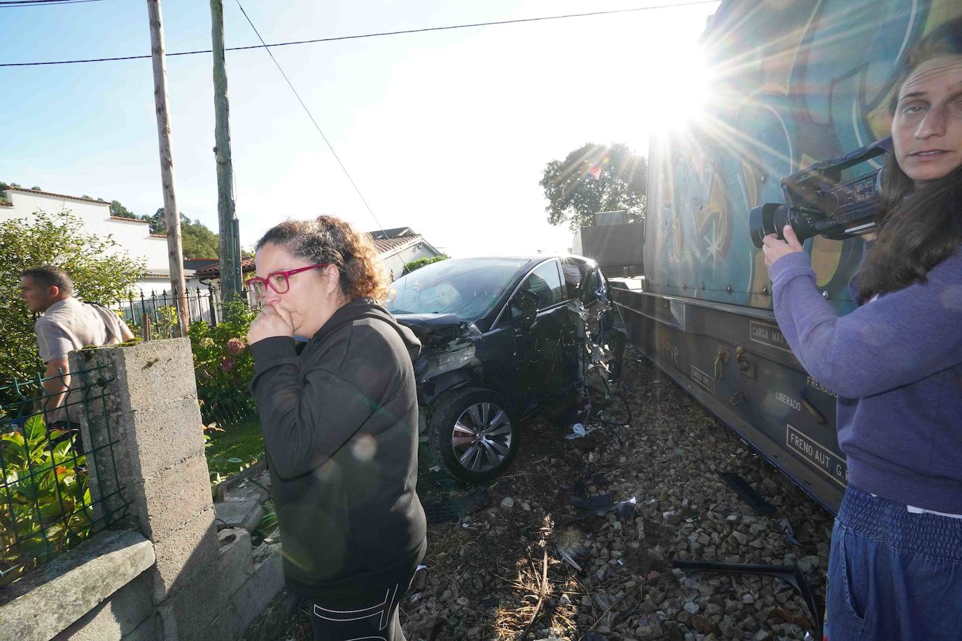 Las ocupantes del vehículo son dos profesoras que se dirigían al colegio de Posada por un acceso alternativo. Ambas han resultado ilesas