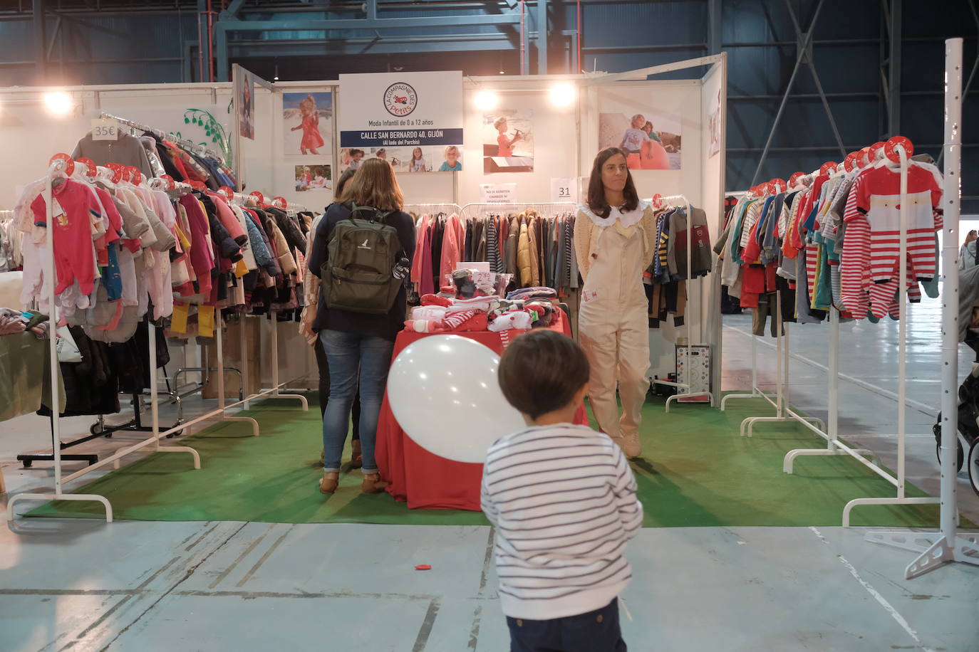 La Feria de Stocks reúne en Gijón las ofertas de 66 comercios asturianos