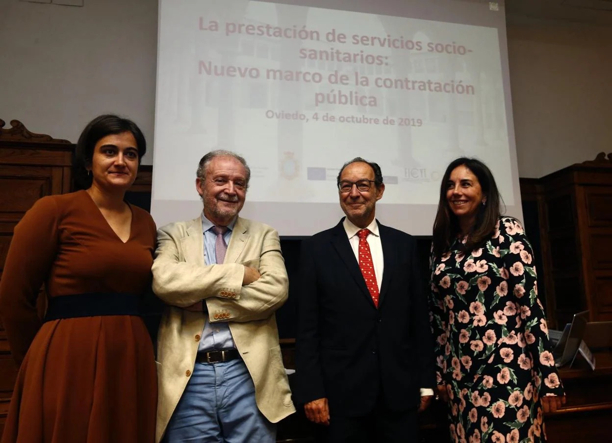 Alejandra Boto Álvarez, Leopoldo Tolivar Alas, Tomás Font i Llovet y Miriam Cueto Pérez, en el Aula Severo Ochoa de la Universidad de Oviedo. 
