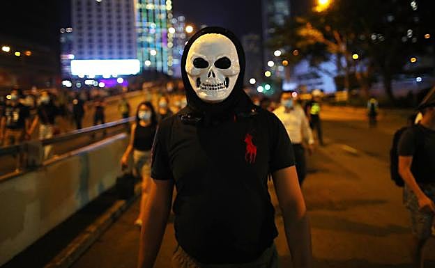 Parálisis y caos con máscaras