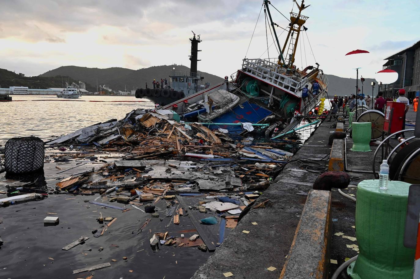 Un puente se derrumba en Taiwán dejando 12 personas heridas, 2 muertas, 4 desaparecidas