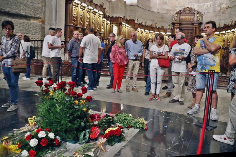 Fotos: Colas en el Valle de los Caídos, a la espera de la exhumación
