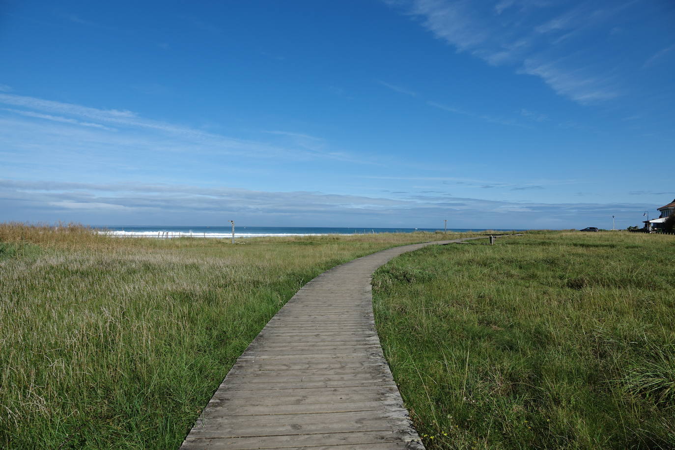 A medida que avanza el otoño, el oriente asturiano comienza a teñirse de amarillo, naranja y rojo. Aunque el verde resiste y el calor aún no quiere dar el testigo a los días más fríos.