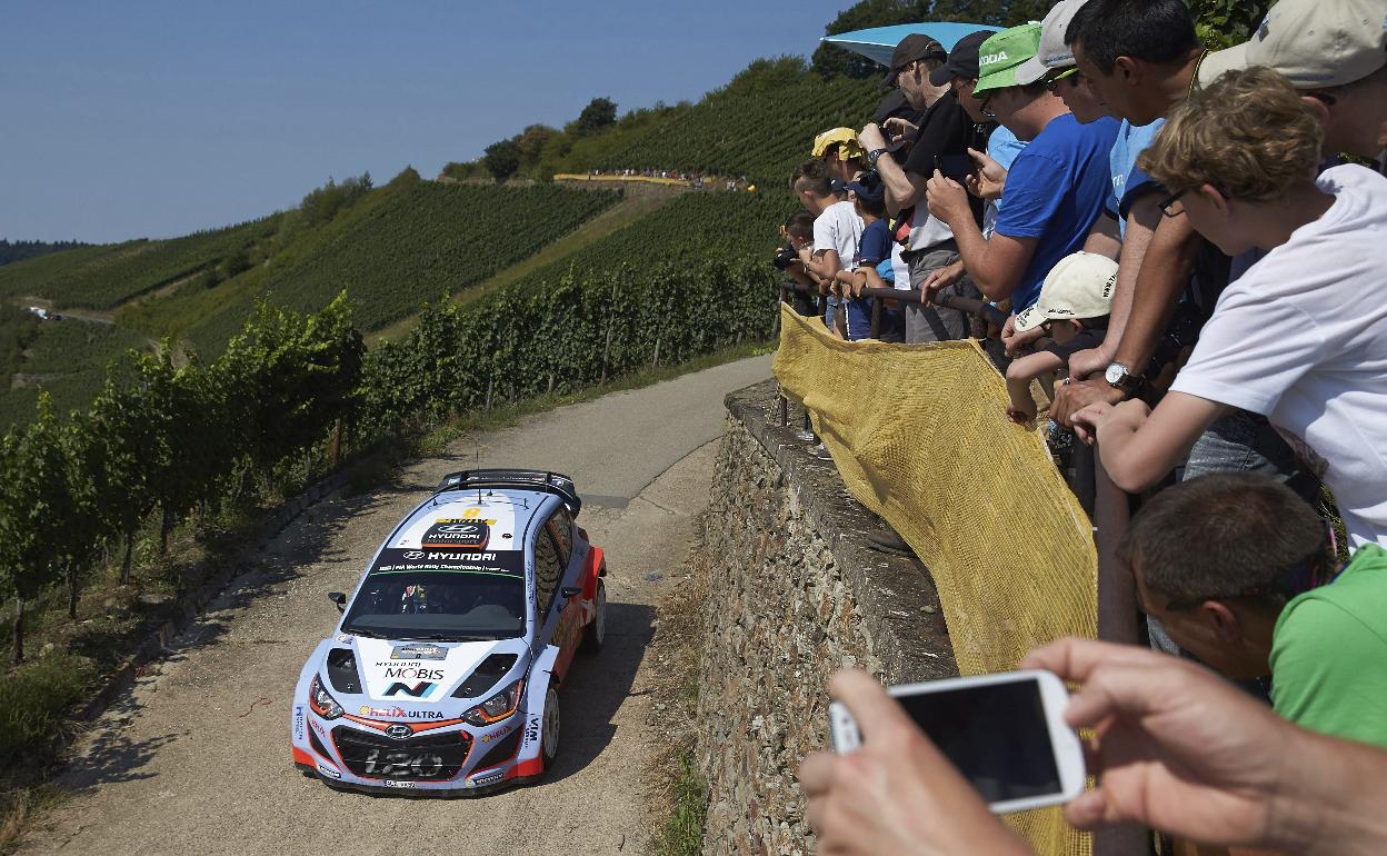 Dani Sordo con su Hyundai i20 WRC en Rally de Alemania en una imagen de archivo 