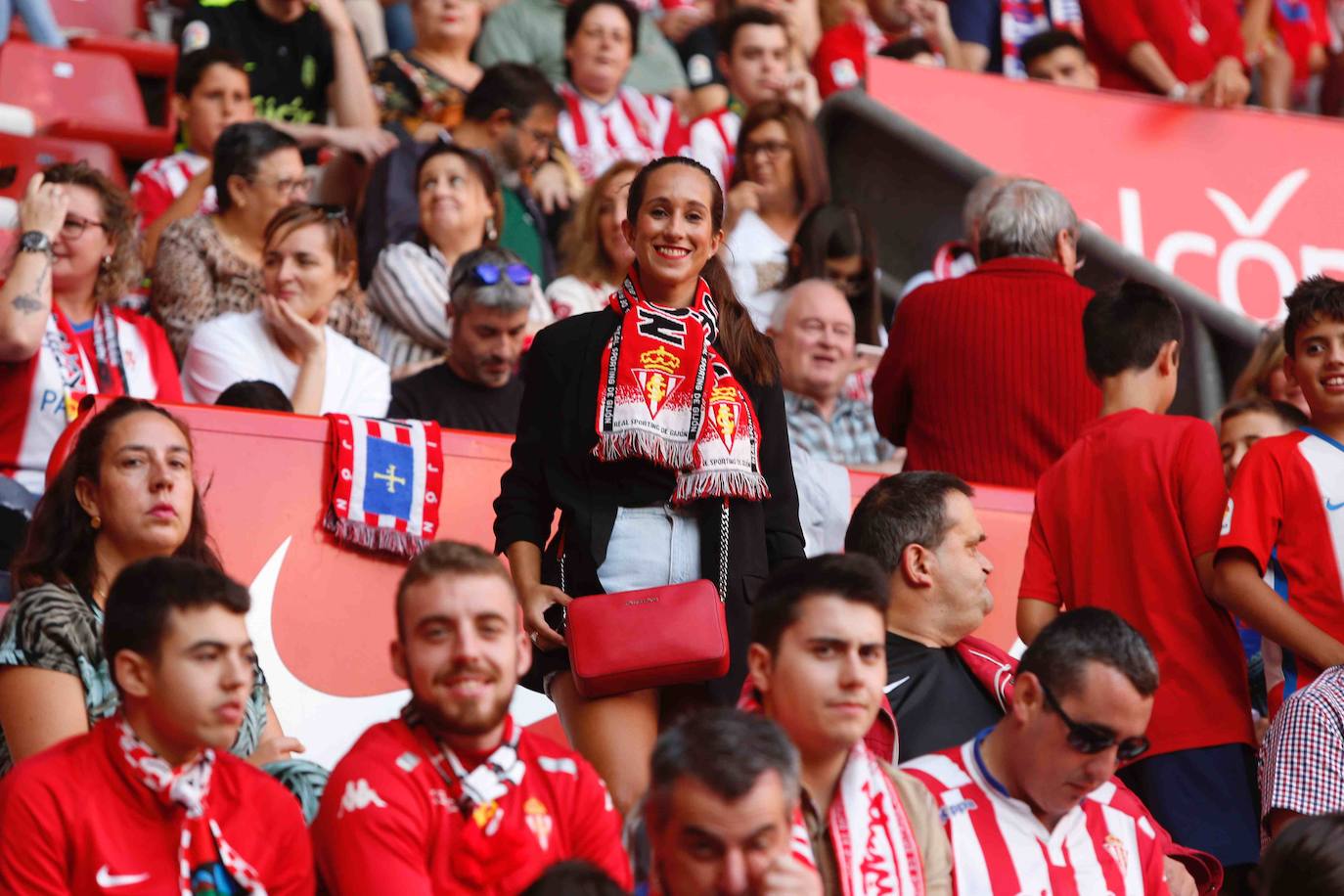 Fotos: ¿Estuviste en el Sporting 1 - 3 Alcorcón? ¡Búscate! (2)