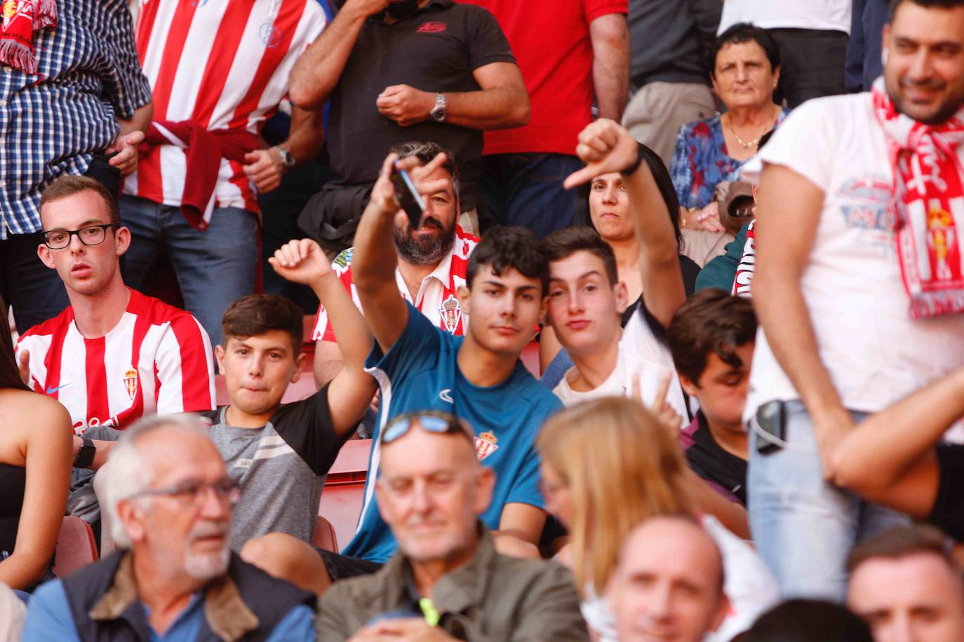 Fotos: ¿Estuviste en el Sporting 1 - 3 Alcorcón? ¡Búscate! (2)