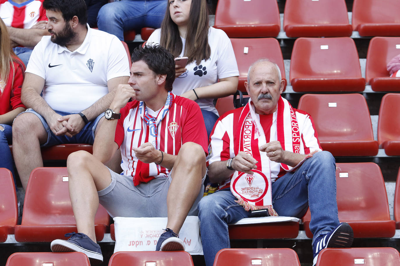 Fotos: ¿Estuviste en el Sporting 1 - 3 Alcorcón? ¡Búscate!