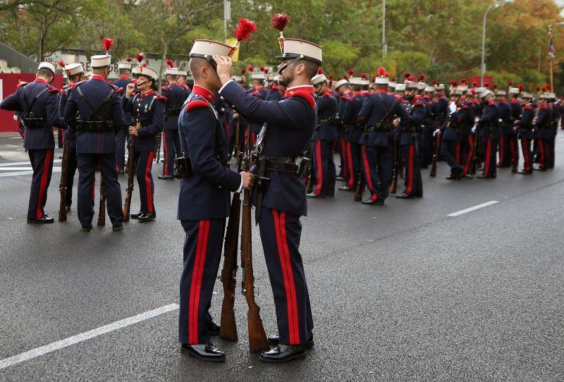 3.500 efectivos de los Ejércitos y la Armada, así como de la Guardia Civil, Policía Nacional, Protección Civil y Salvamento Marítimo, además de 76 aeronaves y más de 100 vehículos han participado en el acto