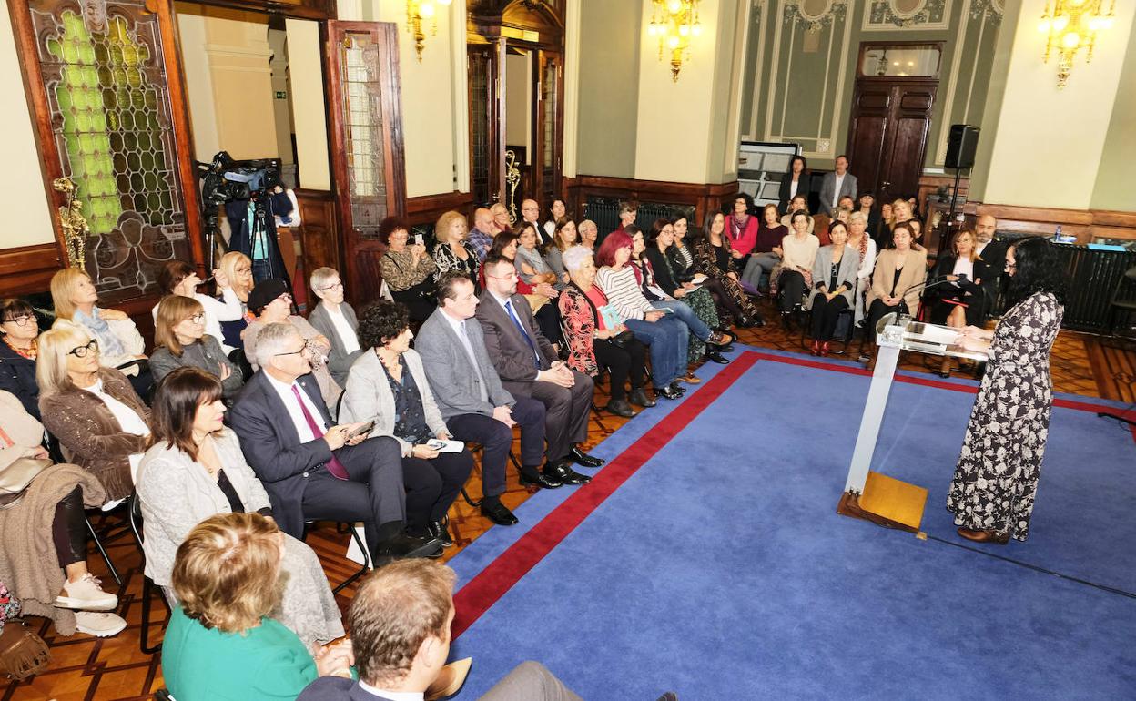 Un momento del acto del Día de las Escritoras en la Junta General.