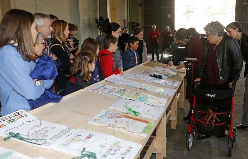 Las biólogas han participado, este martes, en Oviedo, en un encuentro con estudiantes de Primaria, ESO, Formación Profesional y Bachillerato de una veintena de centros.