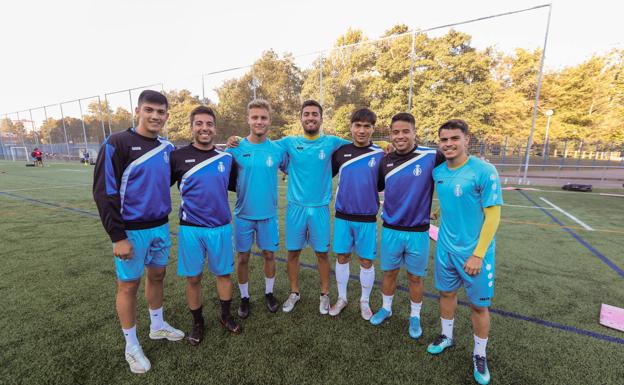 Nico Pandiani, Ramiro de Lillo, Max, Álvaro, Wenjun Ge, Armando Peláez y Gastón Cedrez. 