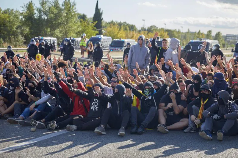 Fotos: Segunda jornada de protestas en Cataluña tras la sentencia del &#039;procés&#039;
