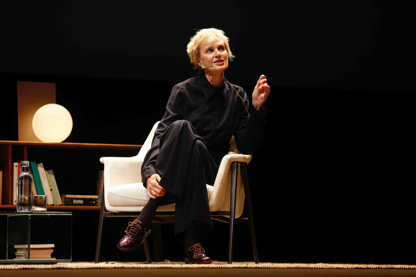 La Premio Princesa de las Letras, la escritora Siri Hustvedt, mantuvo este miércoles un encuentro en el Jovellanos con sus seguidores. 