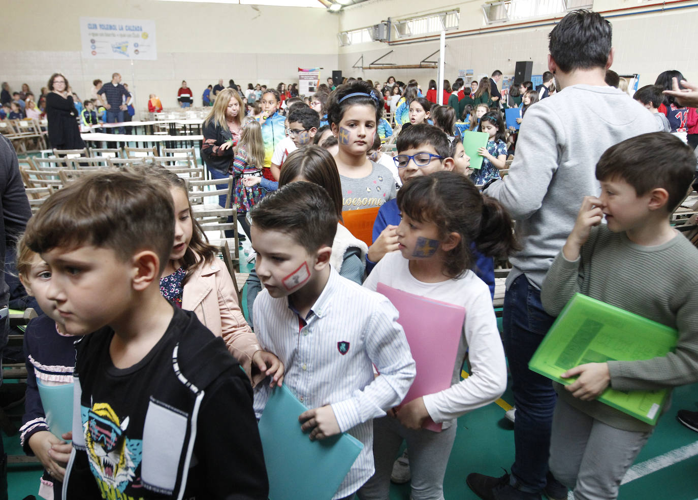 La alcaldesa de la ciudad de Gdansk, Premio Princesa de la Concordia, asistió, este jueves, a un encunetro con escolares de toda Asturias en el colegio Miguel de Cervantes. Al acto acudió además la alcaldesa de Gijón, Ana González.