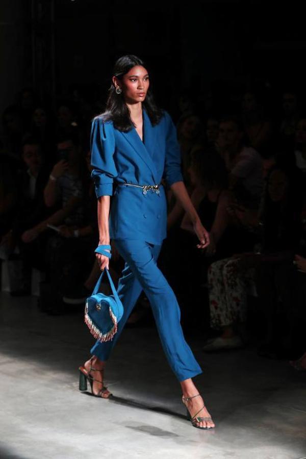 La 48ª semana de la moda de Sao Paulo ha dado el pistoletazo de salida con uno de sus desfiles más reivindicativos, en el que ha triunfado la moda vaquera, las prendas sobrepuestas, la mezcla de lo moderno, lo clásico, sport y lo atrevido. Pero sobre todo, la reivindicación por una moda sostenible y respetuosa con el medio ambiente