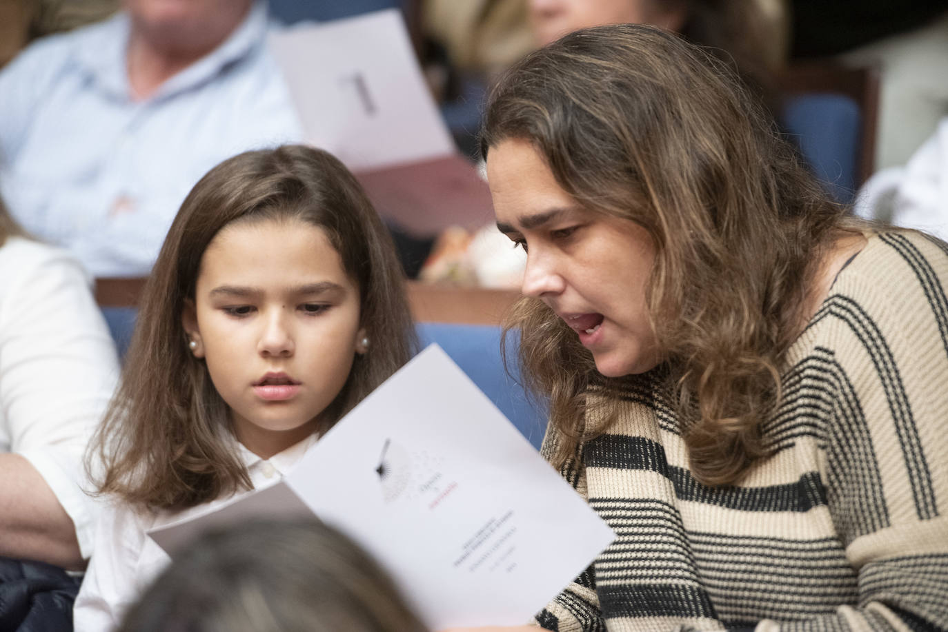 El Coro de la Fundación Princesa de Asturias, junto con la Orquesta Sinfónica del Principado de Asturias, interpreta una selección de fragmentos de ópera y zarzuela, bajo la dirección de Cristóbal Soler, con la participación del solista Carlos Álvarez (barítono).