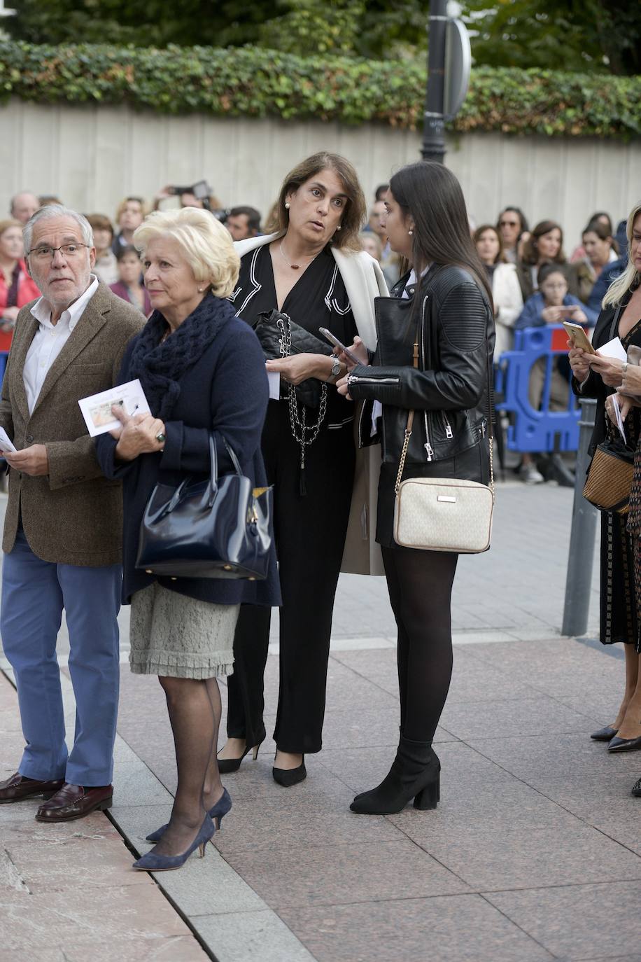 En el equipamiento ovetense han estado presentes numerosos representantes de la vida social, económica y política de la región.