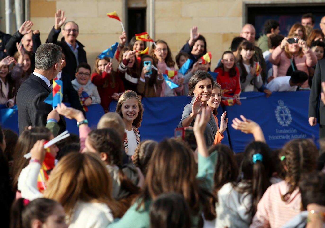 Doña Leonor llega a Oviedo en sus primeros Premios Princesa de Asturias. 