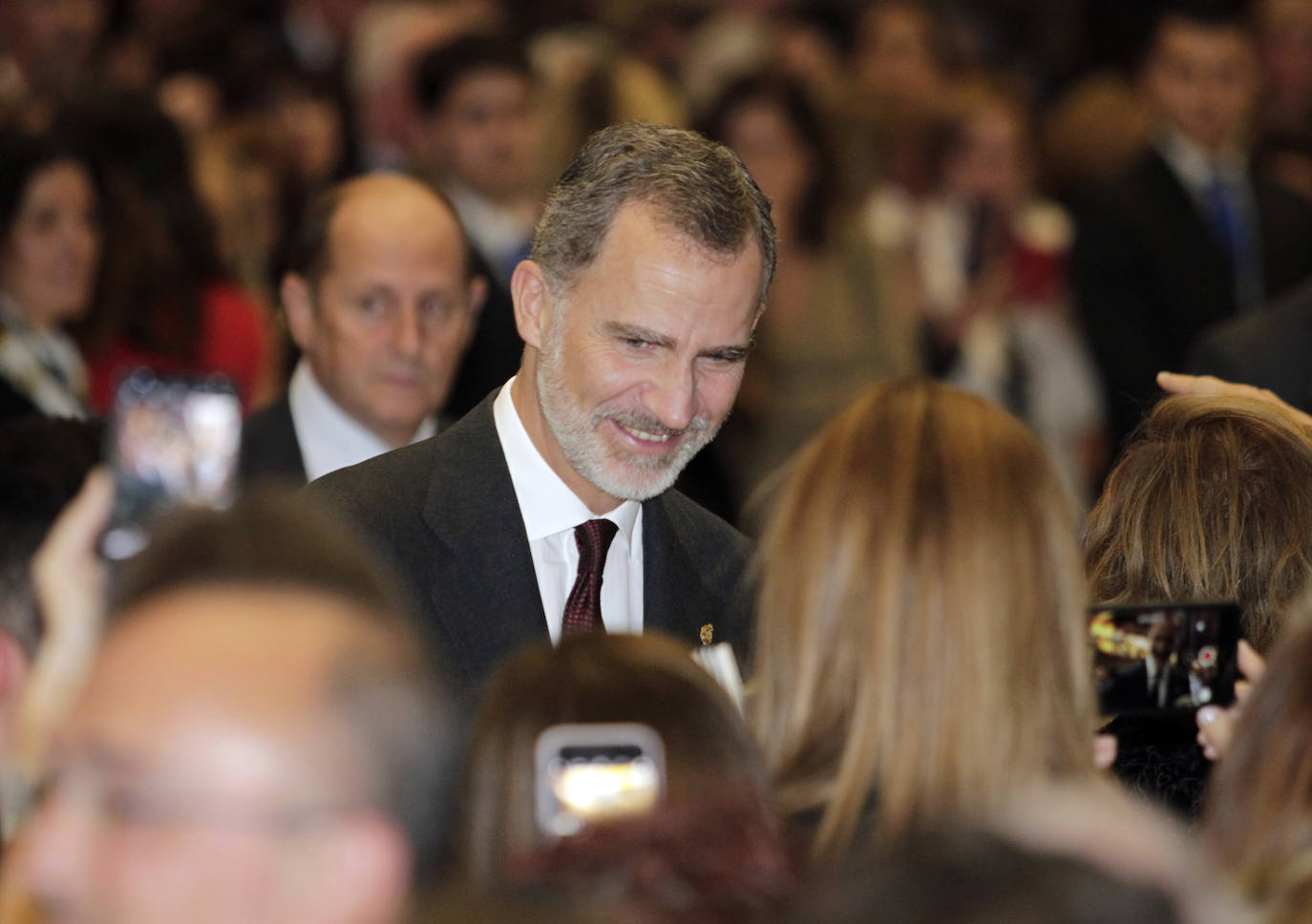 Al espectáculo también acudió el presidente del Gobierno del Principado, Adrián Barbón; el alcalde de Oviedo, Alfredo Canteli; el presidente de la Junta General del Principado de Asturias, Marcelino Marcos Líndez; y la delegada del Gobierno en Asturias, Delia Losa, entre otras autoridades. 